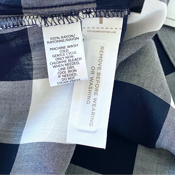 NWT Ann Taylor LOFT Navy and White Buffalo Check Sleeveless Blouse, Size: M - Picture 9 of 9